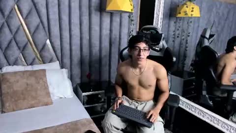 Snapshot of julianrouss chatting on 07-21-26, 09:06 Julian online show from 07-21-26, 09:06