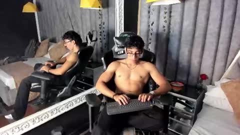 Snapshot of julianrouss chatting on 07-24-26, 09:02 Julian online show from 07-24-26, 09:02