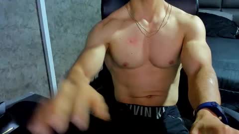 Snapshot of juliansexxx16 chatting on 10-13-25, 09:09 Julian online show from 10-13-25, 09:09