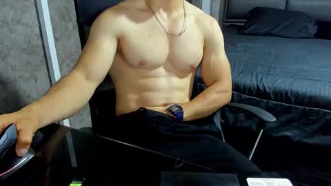 Snapshot of juliansexxx16 chatting on 10-19-25, 10:16 Julian online show from 10-19-25, 10:16