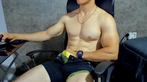 Snapshot of juliansexxx16 chatting on 10-19-25, 11:27 Julian online show from 10-19-25, 11:27