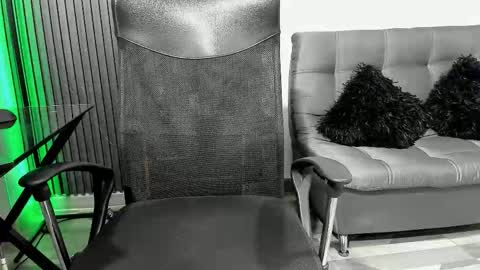 Julian online show from 11-06-25, 12:28