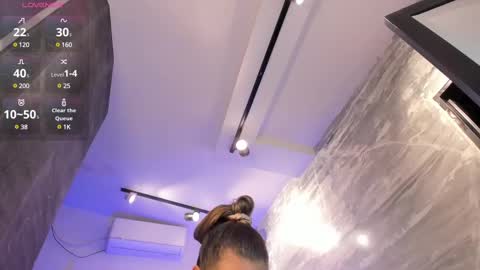Snapshot of juliasprouse_ chatting on 02-27-25, 04:31 Julias online show from 02-27-25, 04:31