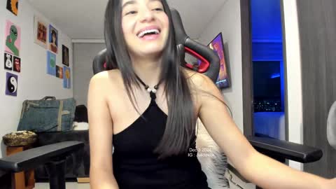 Snapshot of julidavila chatting on 12-04-24, 01:36 Jeimy Help me to reach 100 thumbs up online show from 12-04-24, 01:36