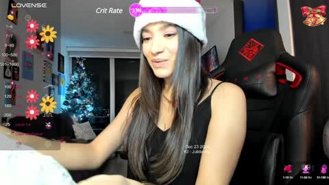 Snapshot of julidavila chatting on 12-25-24, 04:22 Jeimy Help me to reach 100 thumbs up online show from 12-25-24, 04:22