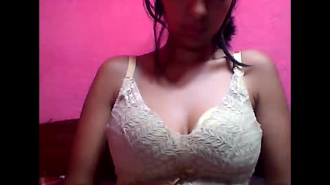 julie0612 online show from 02-10-25, 09:04