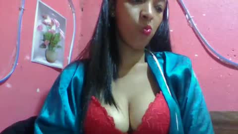 Snapshot of julie0612 chatting on 05-04-26, 06:48 julie0612 online show from 05-04-26, 06:48