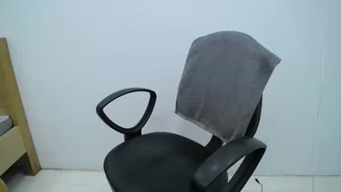 julie9x online show from 12-17-25, 07:36