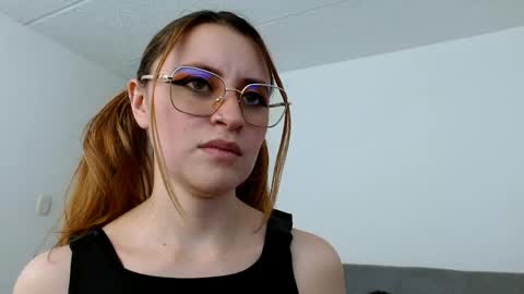 Snapshot of julie_autmn_ chatting on 03-31-26, 05:24 yules online show from 03-31-26, 05:24