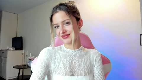 Julie online show from 10-03-25, 04:04