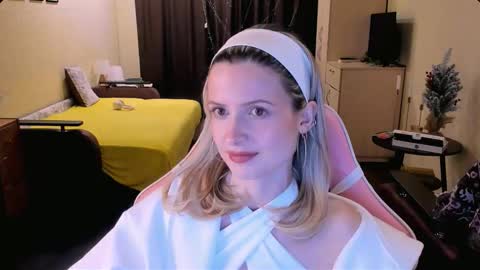 Julie online show from 11-28-25, 03:14