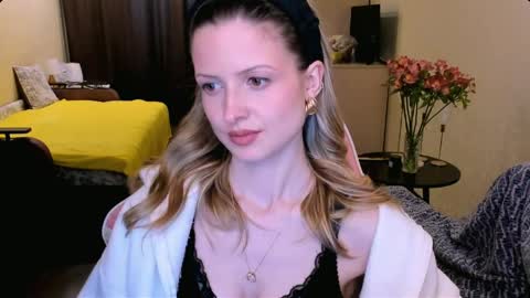 Julie online show from 04-09-26, 01:49