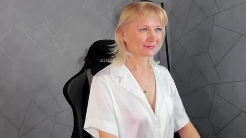Julie Lucasss online show from 05-01-26, 12:59