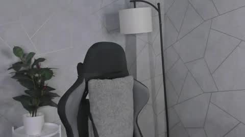 Julie Lucasss online show from 05-19-26, 01:56