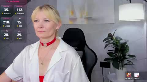 Snapshot of julie_lucasss chatting on 07-03-26, 12:28 Julie Lucasss online show from 07-03-26, 12:28