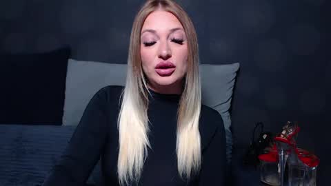 Snapshot of juliediamond chatting on 07-15-26, 07:46 julia online show from 07-15-26, 07:46