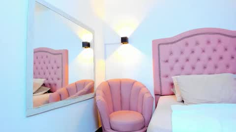 Snapshot of julieehabubu chatting on 09-19-25, 01:51 Julieehabubu online show from 09-19-25, 01:51