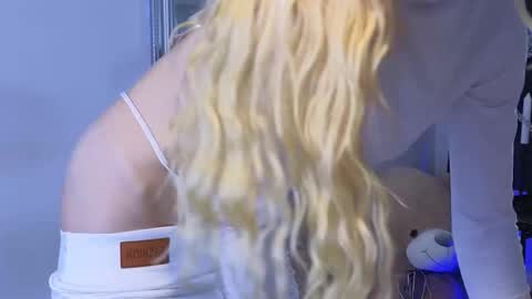 Julia online show from 02-08-26, 01:14