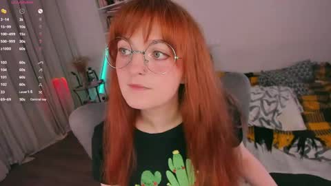 Snapshot of juliet_schoolgirl chatting on 05-31-26, 05:20 Juliet online show from 05-31-26, 05:20