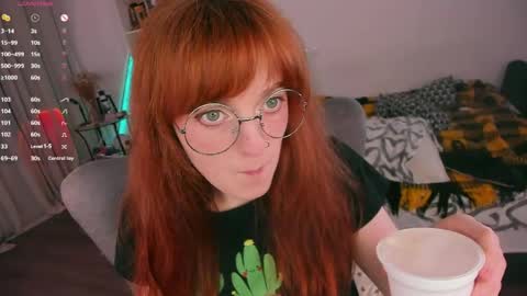 Snapshot of juliet_schoolgirl chatting on 05-31-26, 06:09 Juliet online show from 05-31-26, 06:09