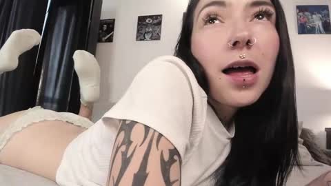 juliet_sourire online show from 02-13-25, 05:44