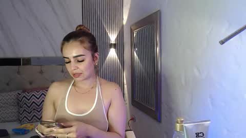 julieta__fox_ online show from 01-09-26, 02:47