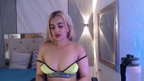 julieta__fox_ online show from 03-20-26, 11:20