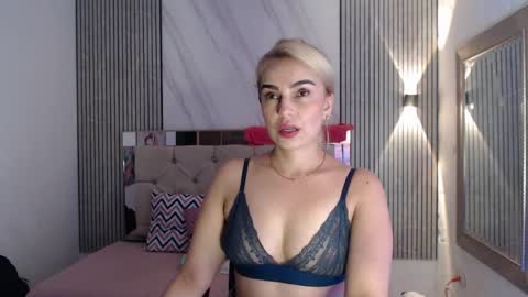 julieta__fox_ online show from 04-07-26, 01:50