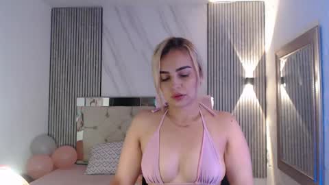 julieta__fox_ online show from 05-18-26, 01:13