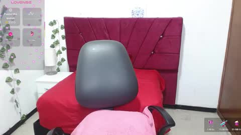 julieta_curvy69 online show from 09-19-25, 12:17