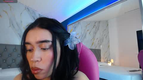 Snapshot of julieta_de_los_angeles chatting on 01-20-25, 06:53 Julieta online show from 01-20-25, 06:53