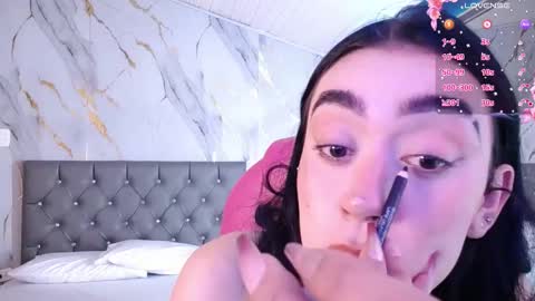 Snapshot of julieta_de_los_angeles chatting on 02-12-25, 03:40 Julieta online show from 02-12-25, 03:40