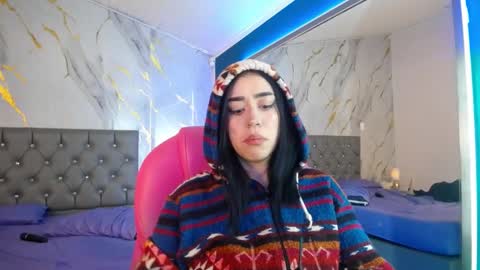 Snapshot of julieta_de_los_angeles chatting on 02-26-25, 06:47 Julieta online show from 02-26-25, 06:47