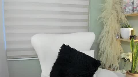 Snapshot of julieta_evans_1 chatting on 07-01-26, 11:15 Julieta online show from 07-01-26, 11:15