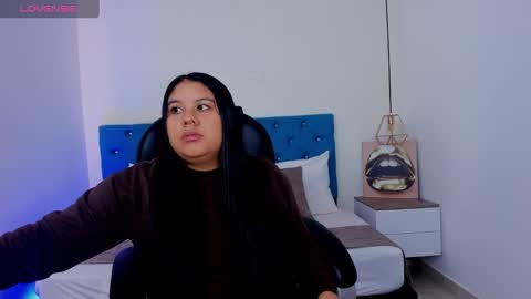 Snapshot of julieta_miller01 chatting on 09-27-25, 10:42 Julieta Mille online show from 09-27-25, 10:42