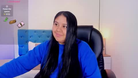 Snapshot of julieta_miller01 chatting on 09-28-25, 11:15 Julieta Mille online show from 09-28-25, 11:15