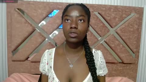 Snapshot of julieta_tayloor chatting on 06-17-26, 03:31 Julieta online show from 06-17-26, 03:31