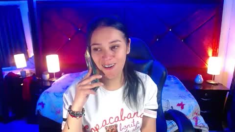 Snapshot of julietacollins06 chatting on 05-06-26, 02:33 julietacollins06 online show from 05-06-26, 02:33