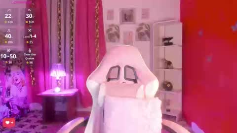 Snapshot of julietacollins_ chatting on 09-20-25, 02:01 Juliet online show from 09-20-25, 02:01