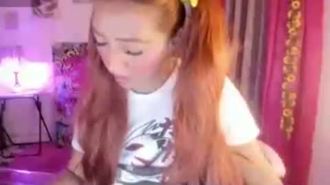 Snapshot of julietacollinss chatting on 06-27-26, 01:43 Julieta online show from 06-27-26, 01:43