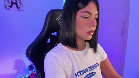 Snapshot of julietariverss chatting on 01-20-25, 10:51 Julieta online show from 01-20-25, 10:51