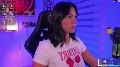 Snapshot of julietariverss chatting on 11-22-25, 12:31 Julieta online show from 11-22-25, 12:31