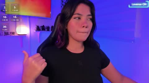 Snapshot of julietariverss chatting on 02-13-26, 06:31 Julieta online show from 02-13-26, 06:31