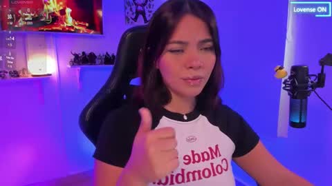 Snapshot of julietariverss chatting on 03-16-26, 07:29 Julieta online show from 03-16-26, 07:29