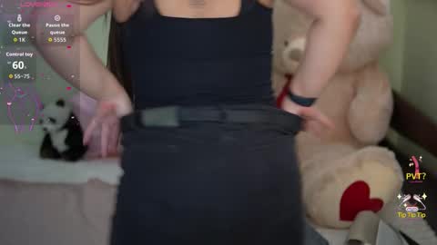 Snapshot of julietdream chatting on 10-13-25, 01:00 J U L I E T online show from 10-13-25, 01:00