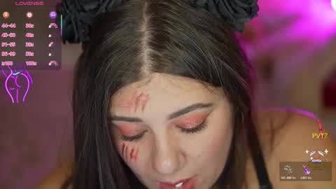 Snapshot of julietdream chatting on 10-27-25, 04:11 J U L I E T online show from 10-27-25, 04:11