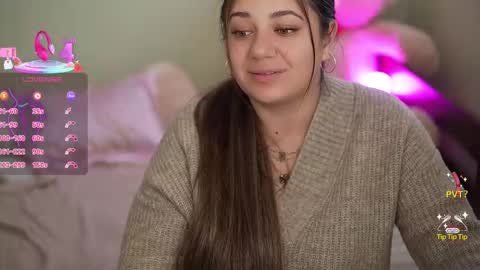 Snapshot of julietdream chatting on 11-25-25, 11:21 J U L I E T online show from 11-25-25, 11:21