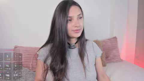 Snapshot of julieth1_ chatting on 06-24-26, 07:13 . online show from 06-24-26, 07:13