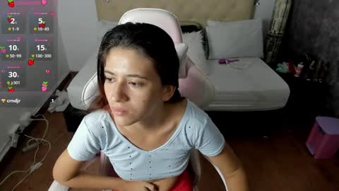 Snapshot of julieth_love_ chatting on 12-17-24, 12:00 Julieth online show from 12-17-24, 12:00