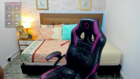 Snapshot of julieth_love_ chatting on 09-14-25, 01:32 Julieth online show from 09-14-25, 01:32